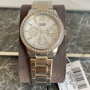 Women's Quartz Stainless Steel Bracelet Watch NWT